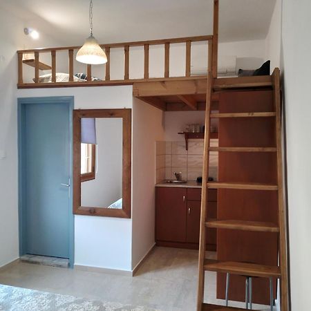 Manolakis Pizanias Apartment Emborios ภายนอก รูปภาพ