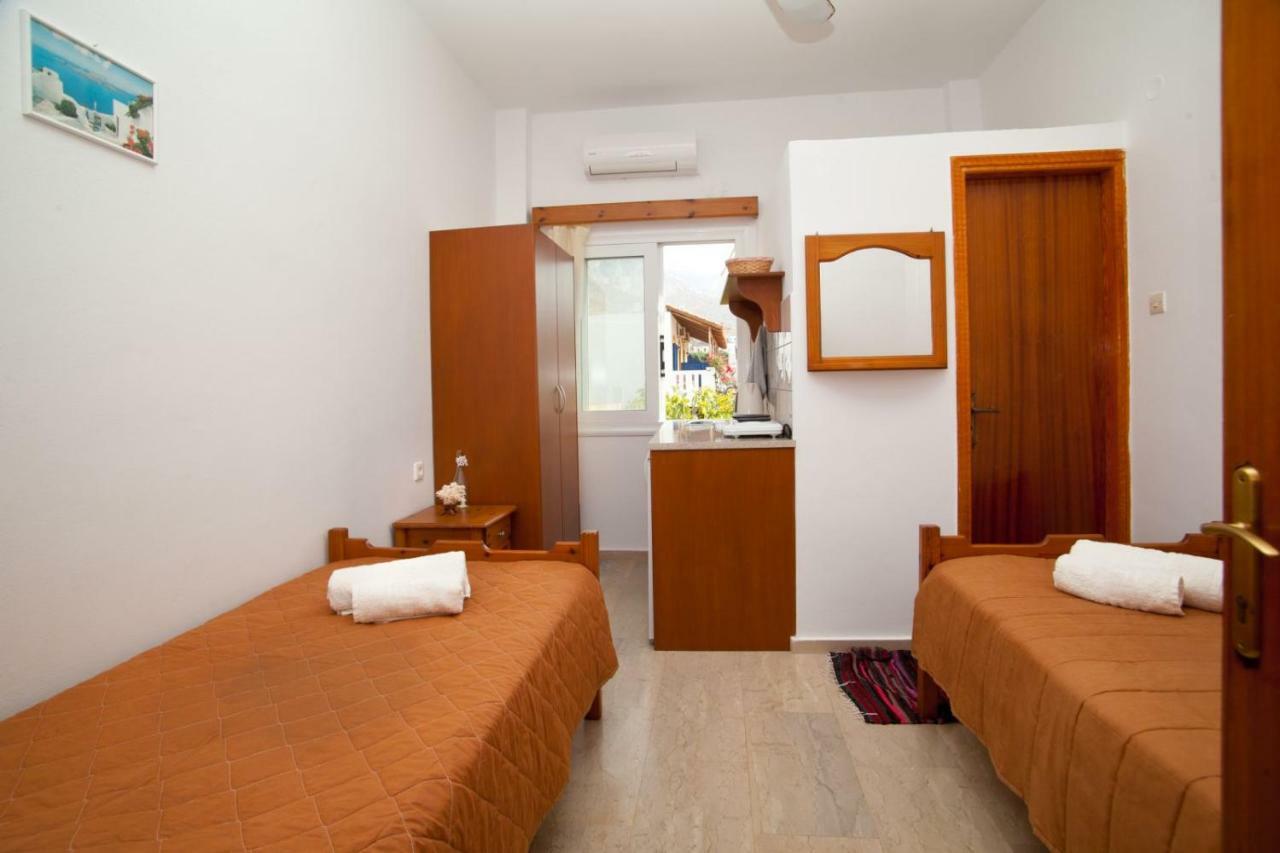 Manolakis Pizanias Apartment Emborios ภายนอก รูปภาพ