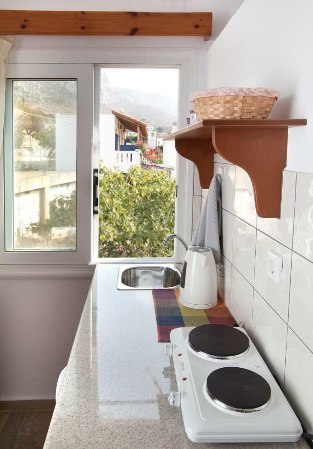 Manolakis Pizanias Apartment Emborios ภายนอก รูปภาพ